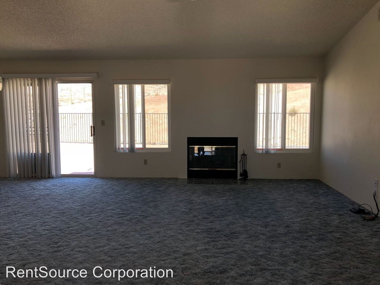 1457 Bradford Ave - Photo 3 of 30