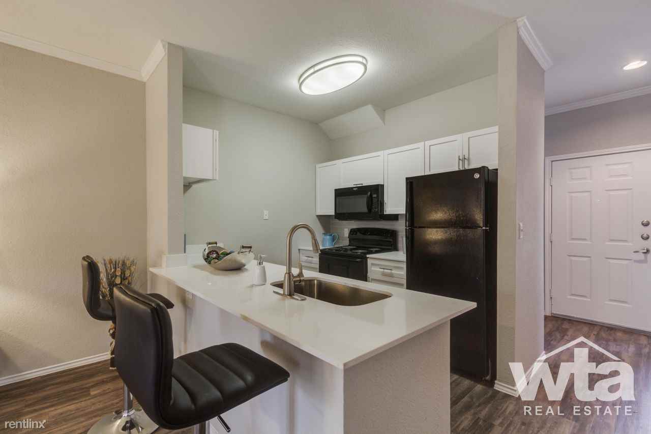 13999 Old Blanco Rd. - Photo 3 of 12