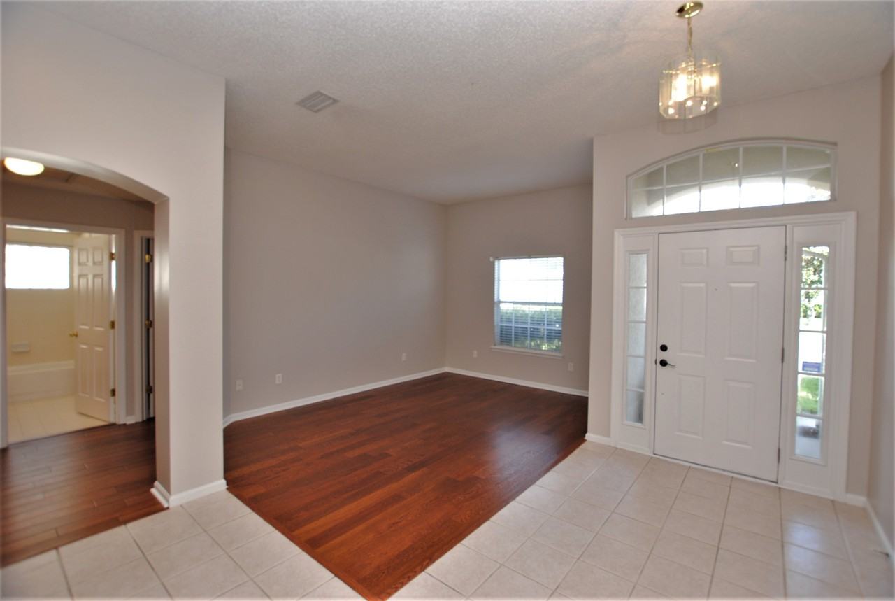 13972 Spoonbill St N - Photo 3 of 31