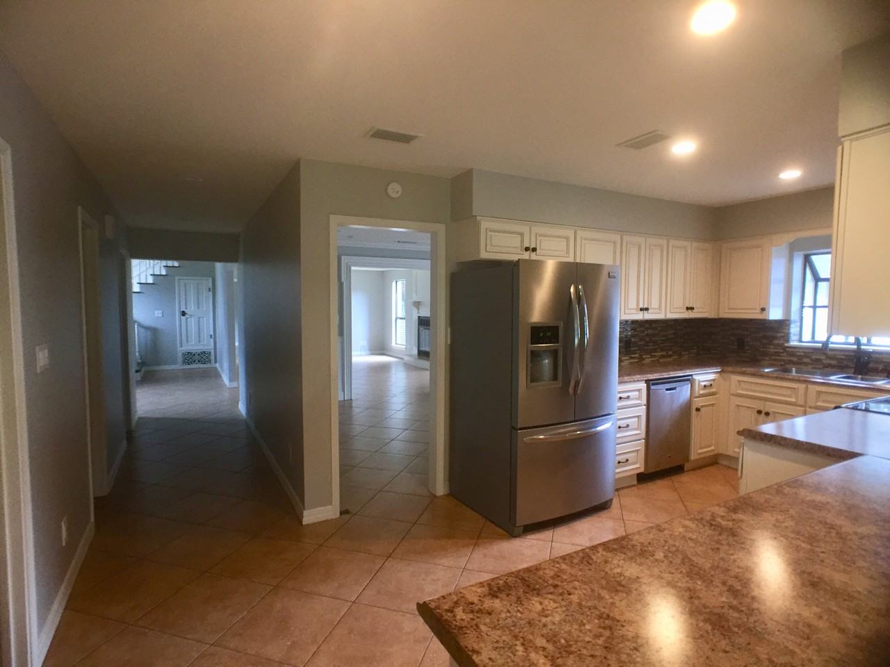 44 Country Club Dr E - Photo 3 of 19