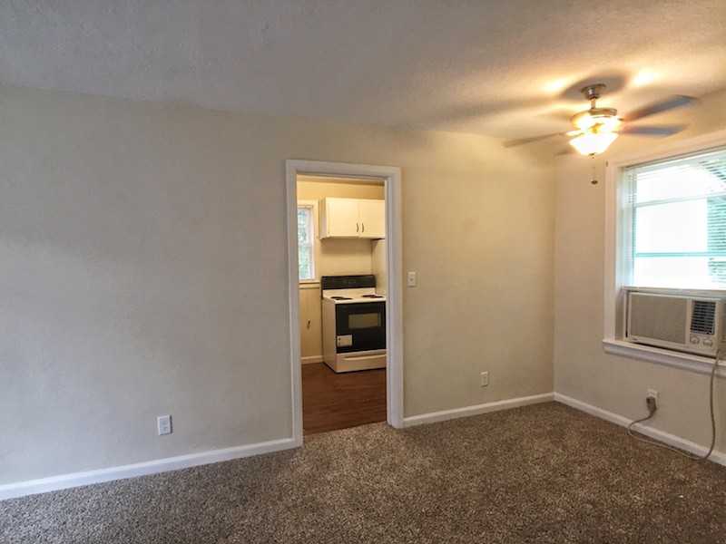 507 Pelham Rd - Photo 2 of 12