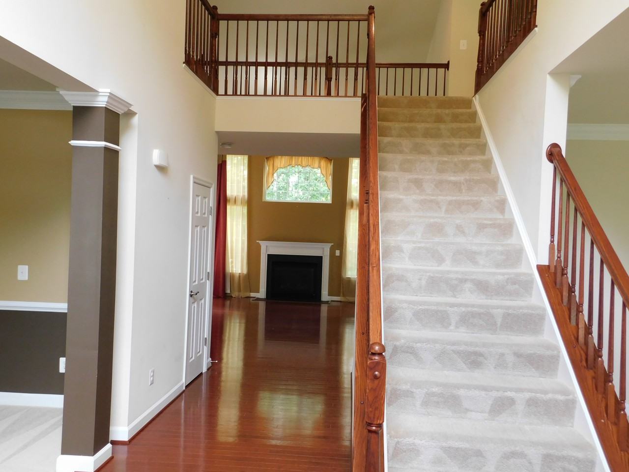 10210 Darden Ct - Photo 3 of 46