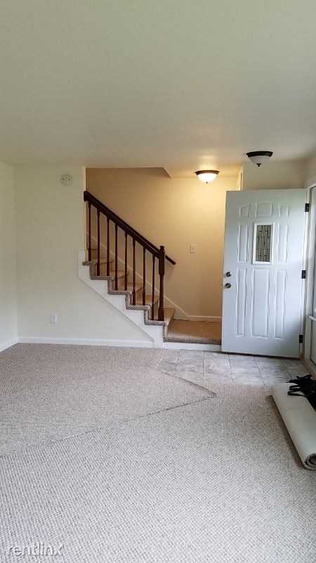 816 N Bay Ridge Rd - Photo 3 of 10