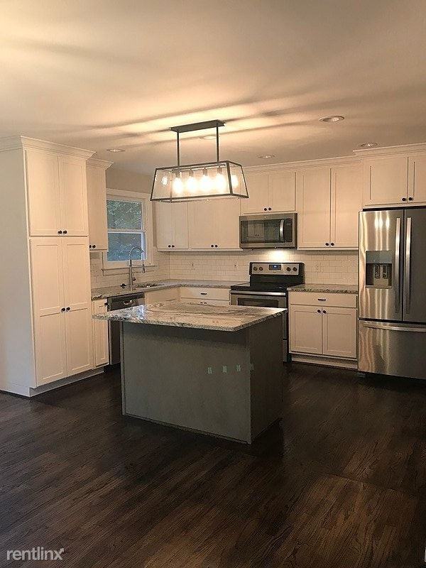 7389 Greenwich Rd - Photo 2 of 23