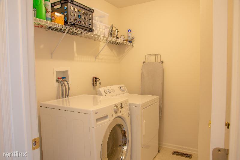 1017 Buckingham Dr - Photo 3 of 23