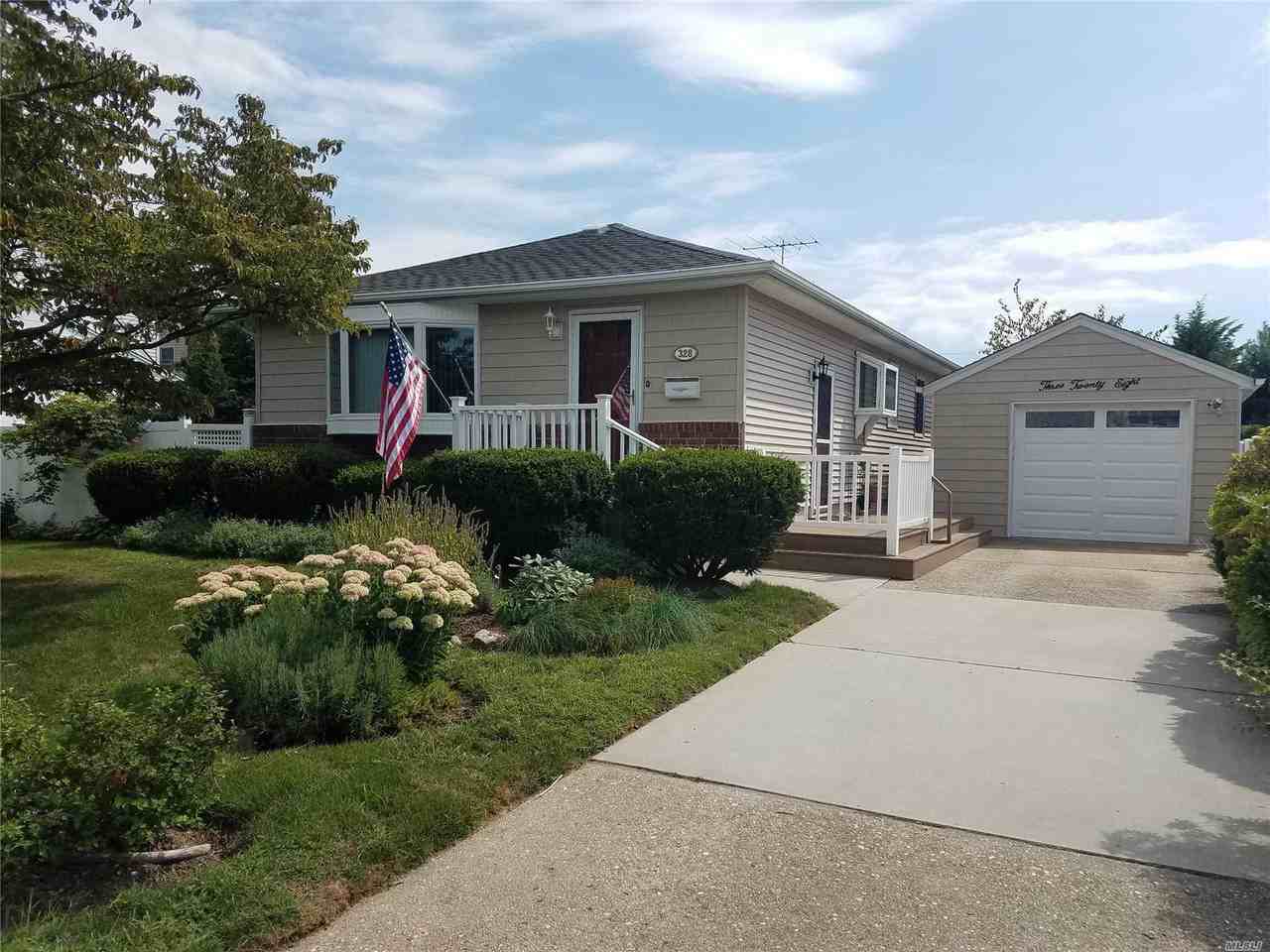 328 N Virginia Ave - Photo 2 of 12