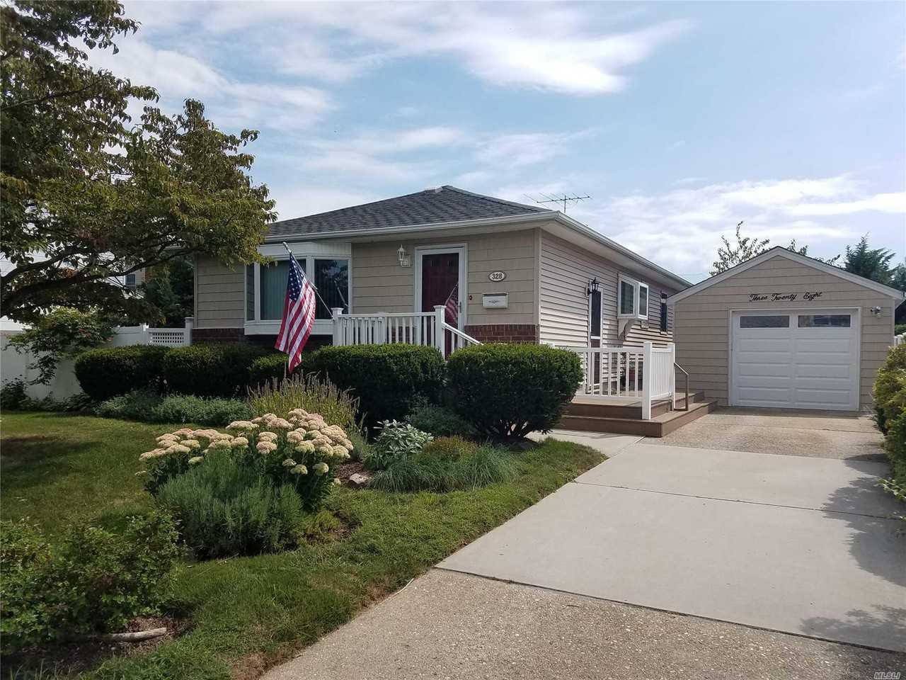 328 N Virginia Ave - Photo 3 of 12