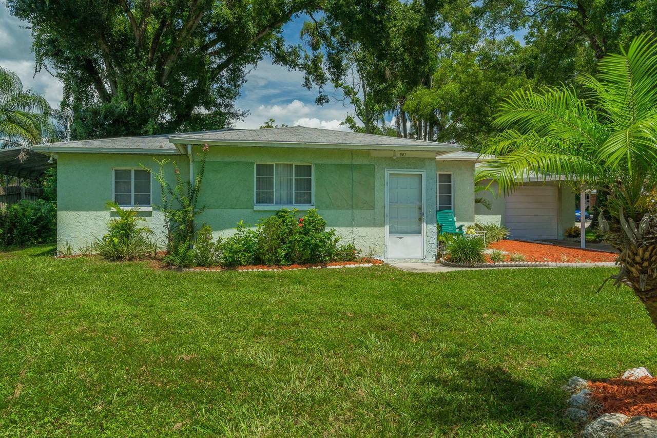 2517 W Knollwood St - Photo 3 of 37