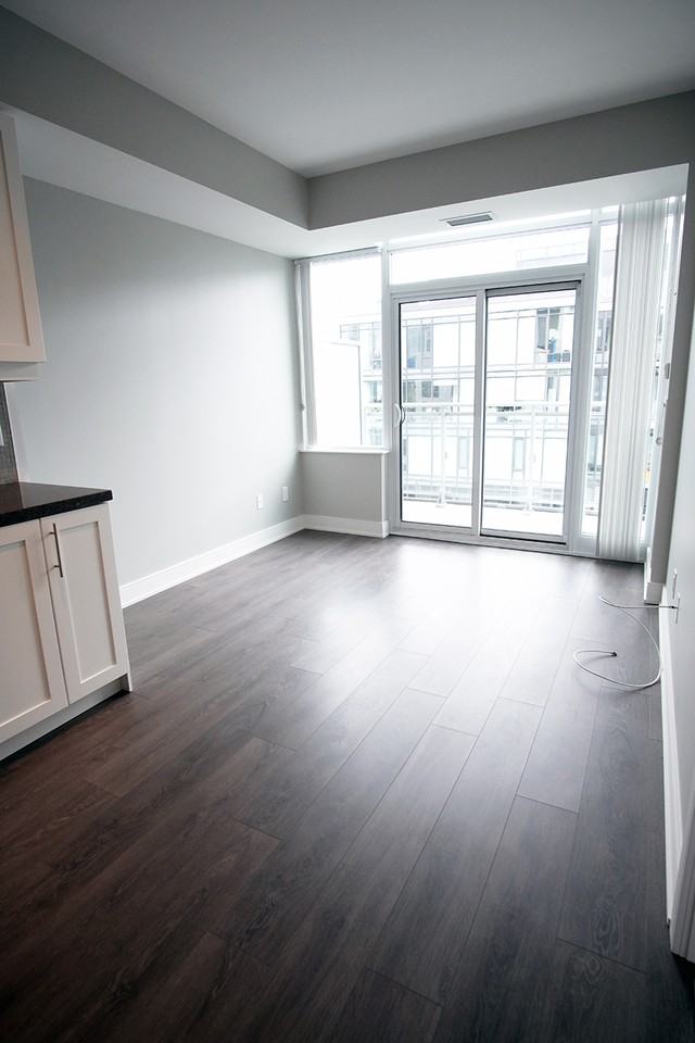 525 Adelaide Street West