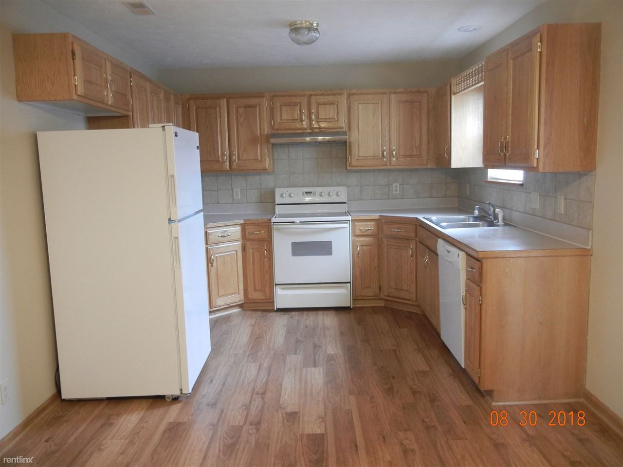 1925 SW 10th St - Photo 2 of 11