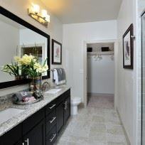 2113 N MacGregor Way - Photo 2 of 8
