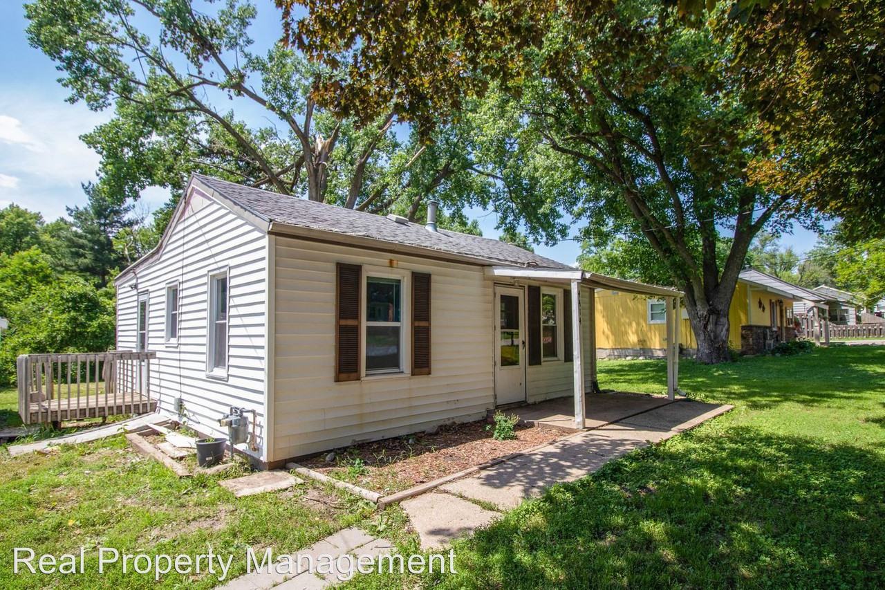 4414 SE 8th St - Photo 2 of 16