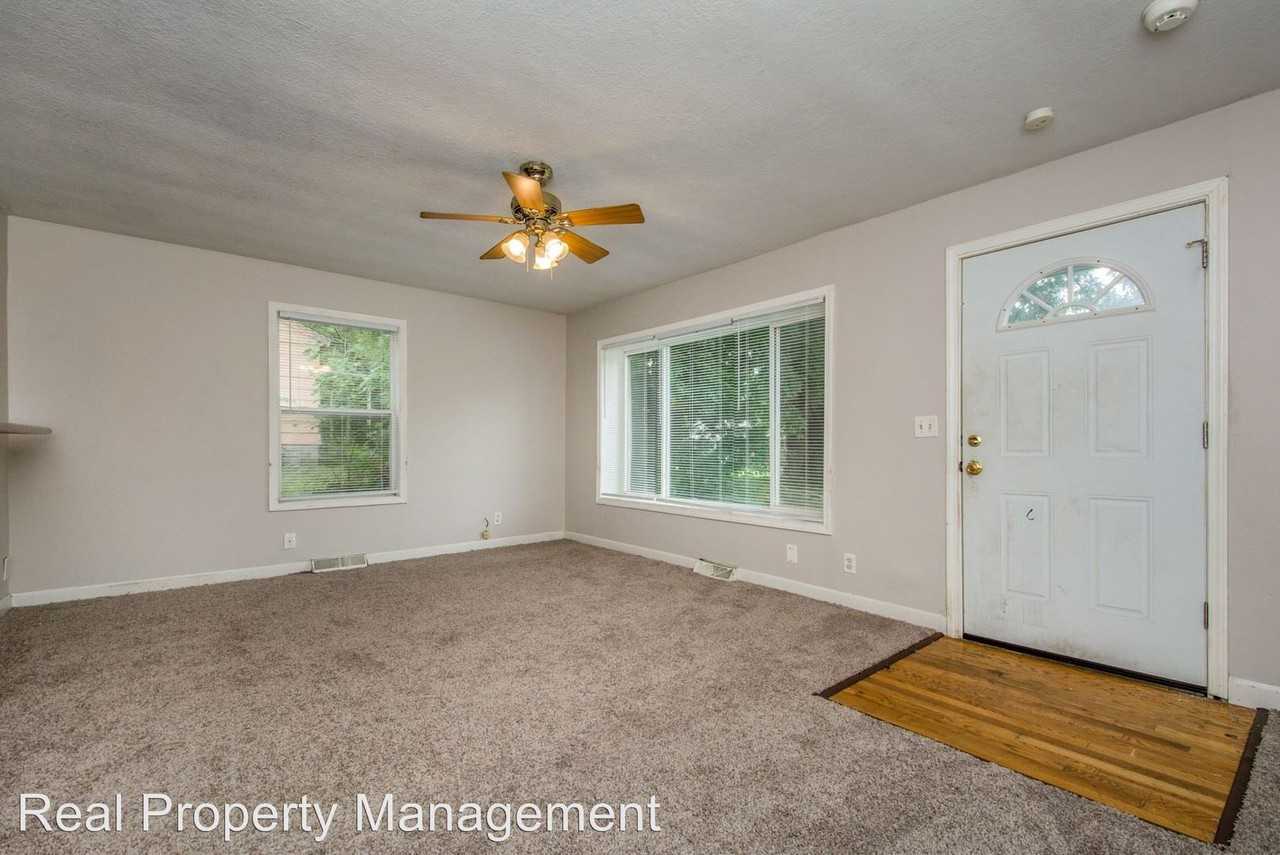 5913 SW 12th St - Photo 2 of 15