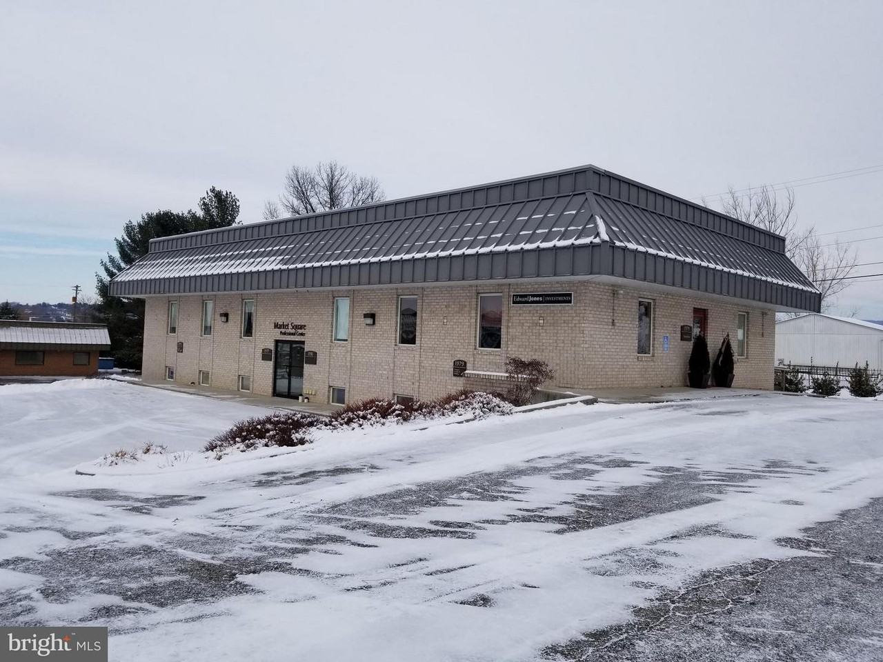 1975 Market Square Blvd - Photo 3 of 3