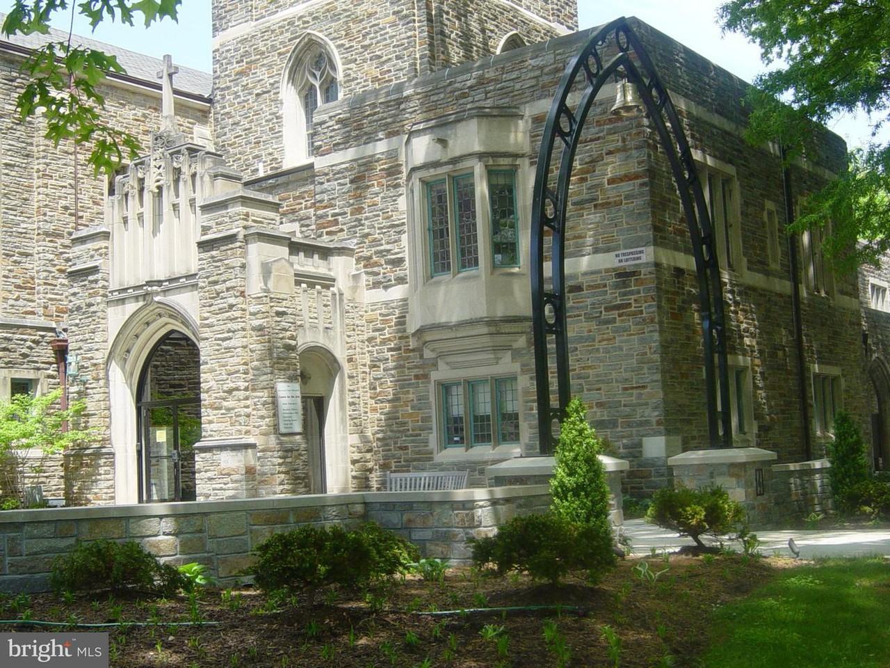 2320 Mayfield Ave - Photo 2 of 4