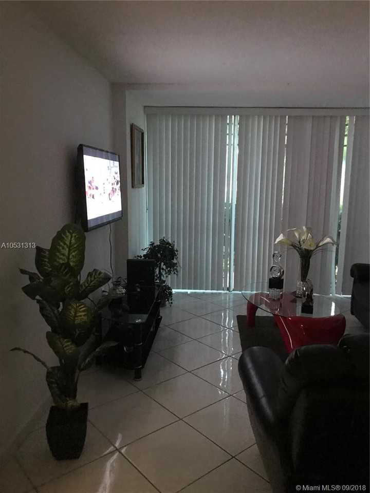 210 Fontainebleau Blvd - Photo 3 of 6