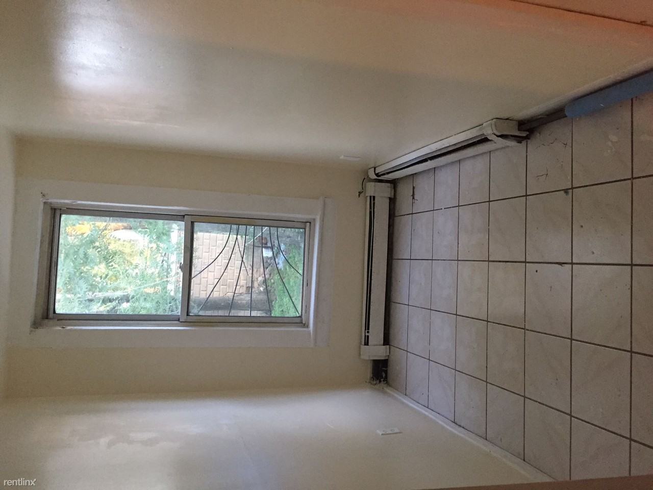 434 Mallory Ave - Photo 3 of 8