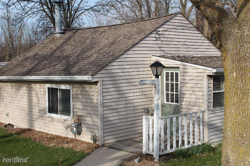 715 E Wisconsin Ave - Photo 2 of 11