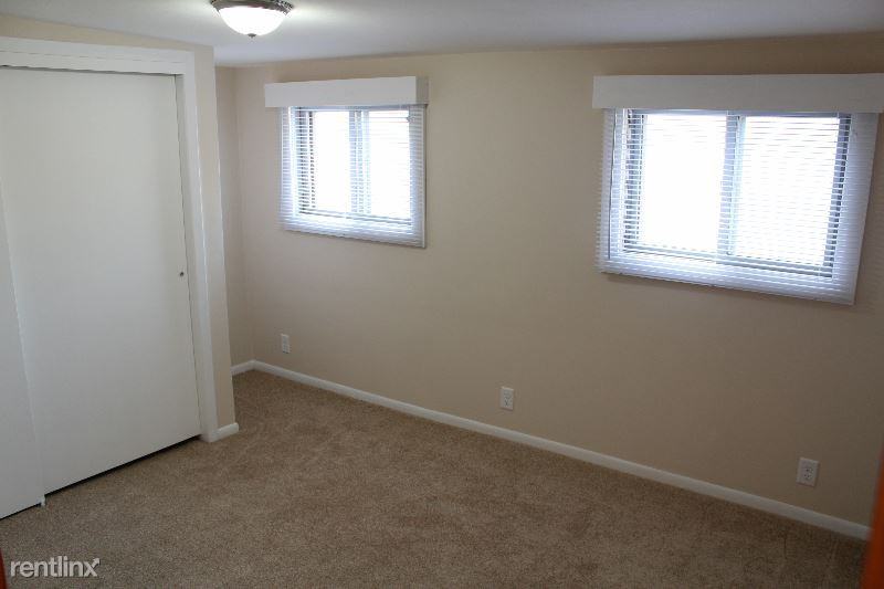 715 E Wisconsin Ave - Photo 3 of 11