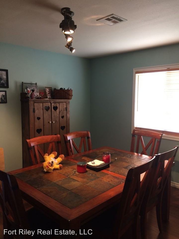 617 N Marshall St - Photo 3 of 16