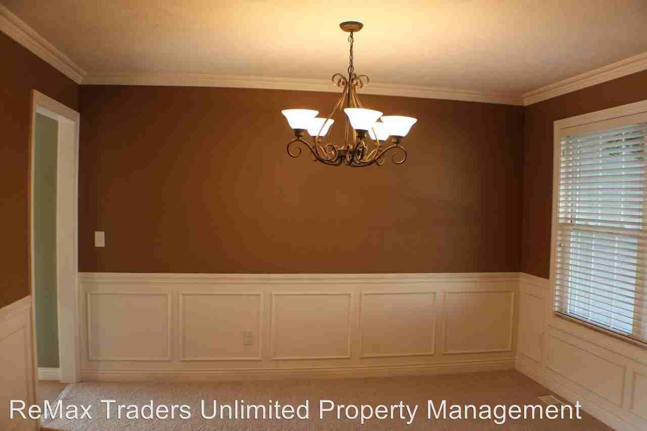 11002 N Stillwater Dr - Photo 3 of 50