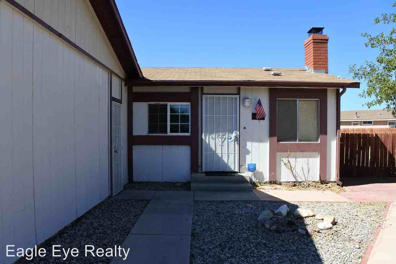 43611 Pecos Ct - Photo 2 of 12