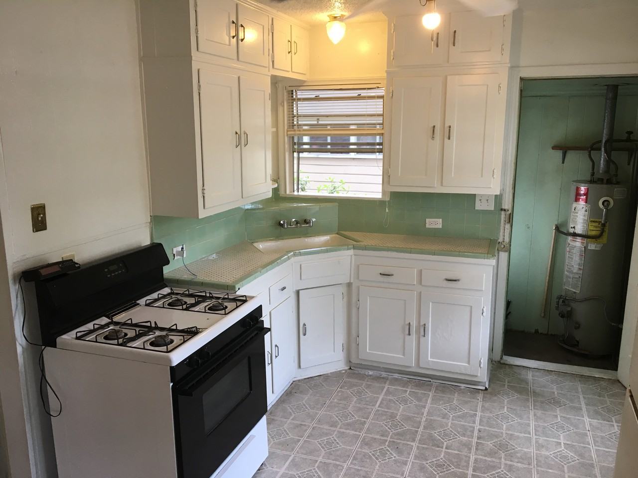 2206 Lee Hall Street - Photo 5 of 10