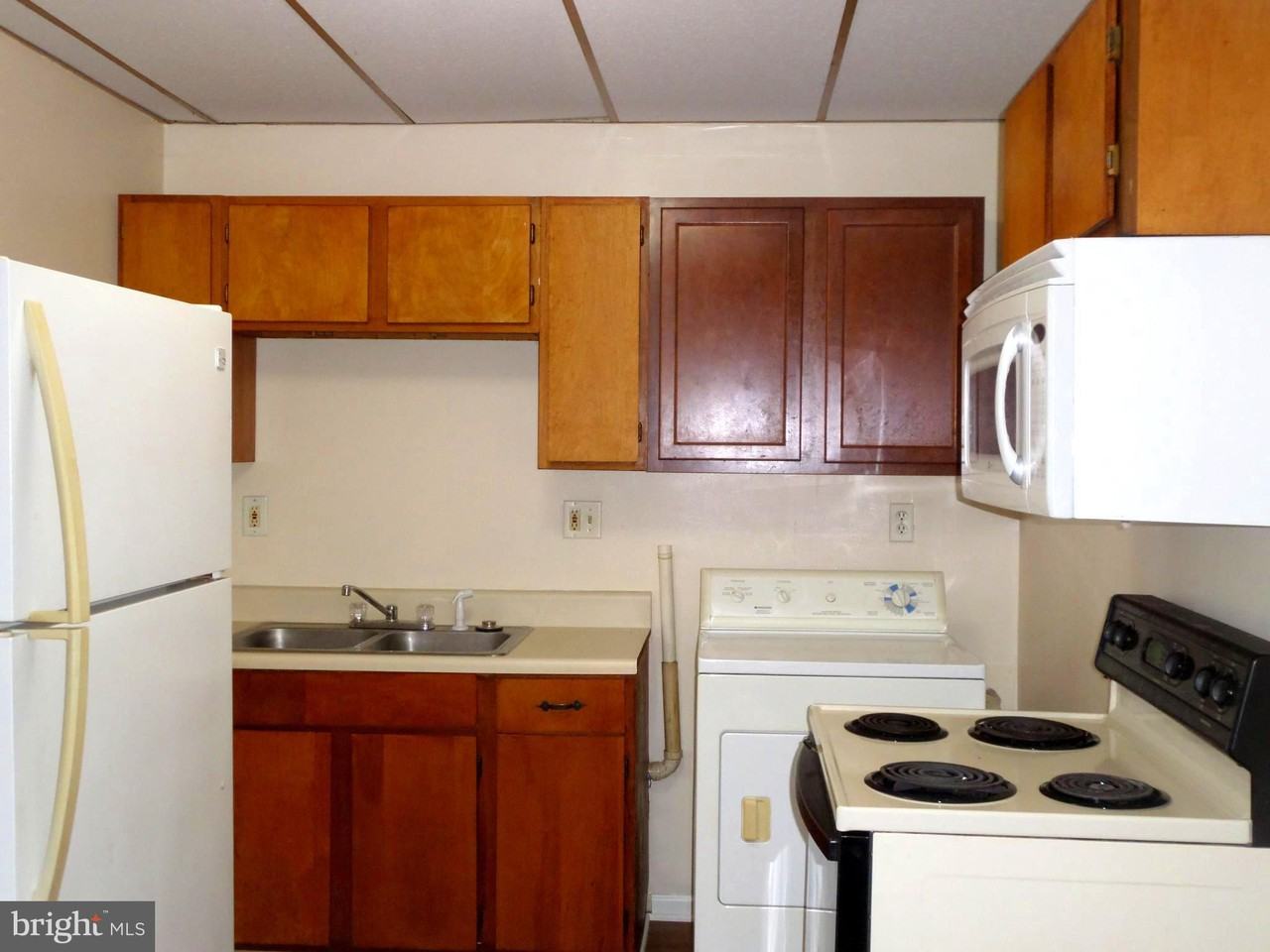 316 S Adams St - Photo 3 of 9