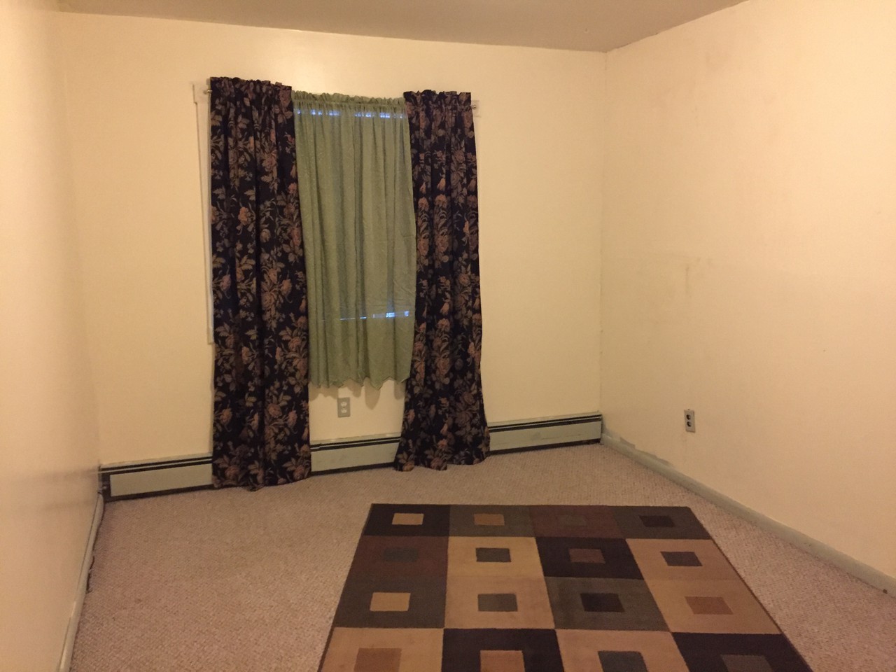 34 Elizabeth Way - Photo 2 of 5