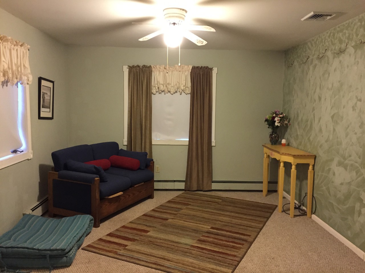 34 Elizabeth Way - Photo 3 of 5