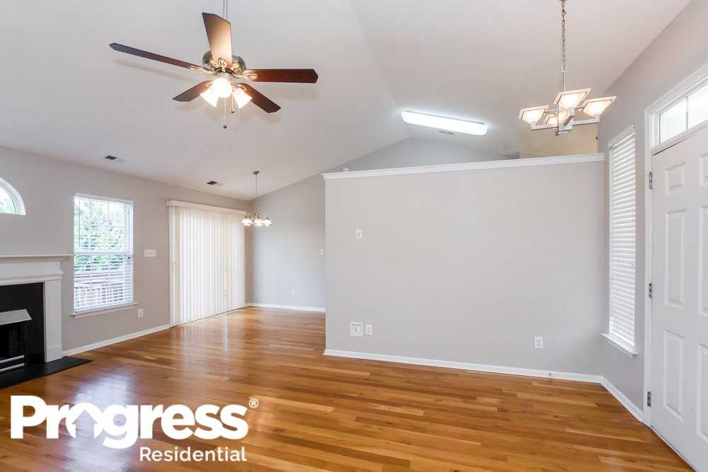 112 S Mulberry Ct - Photo 3 of 15