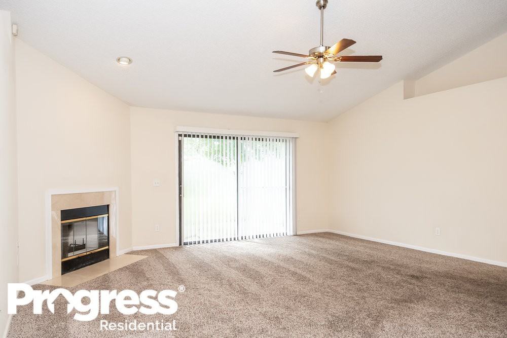 7029 Shady Pine St W - Photo 3 of 20