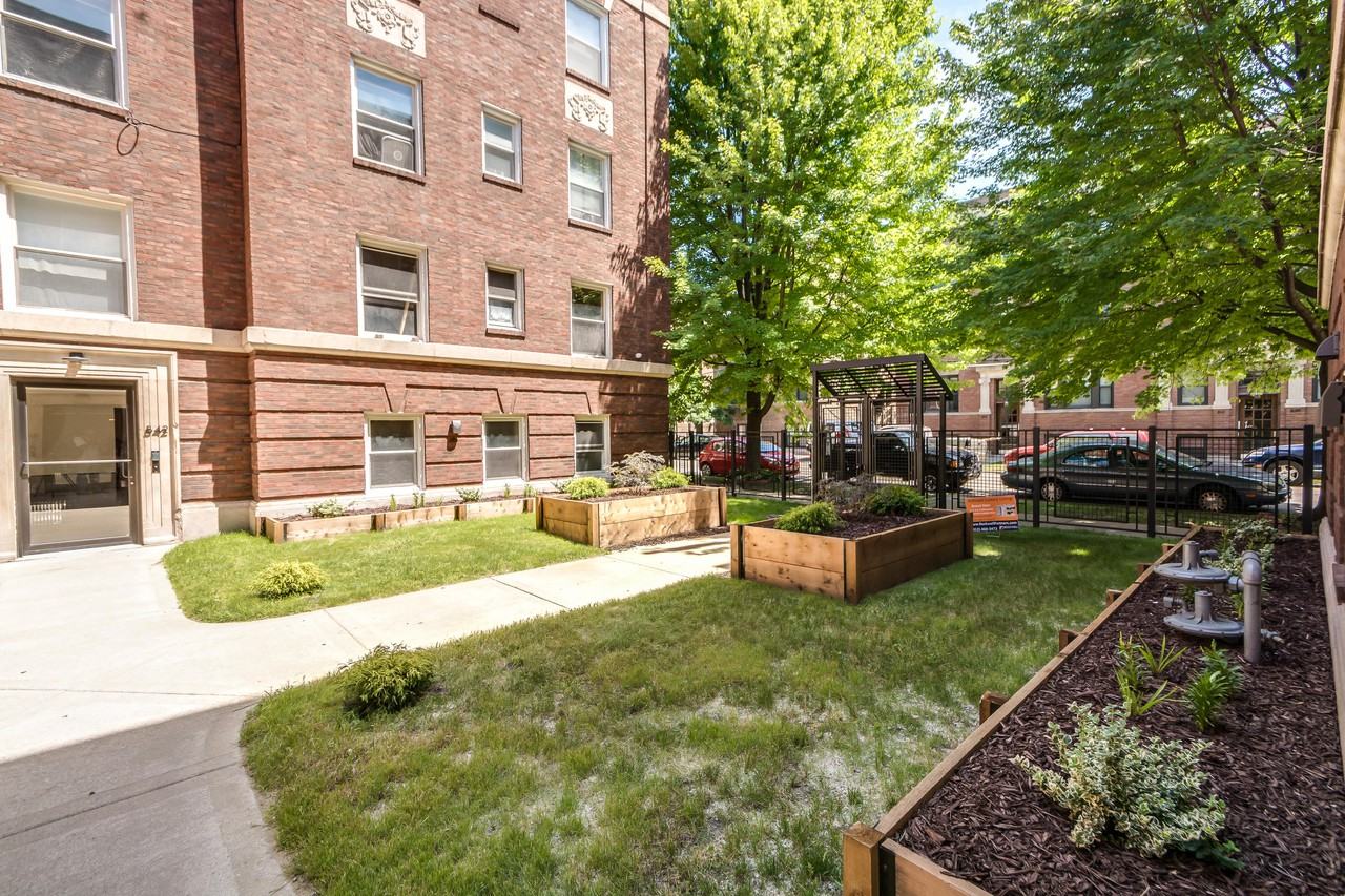 836-842 E 53rd - Photo 2 of 14