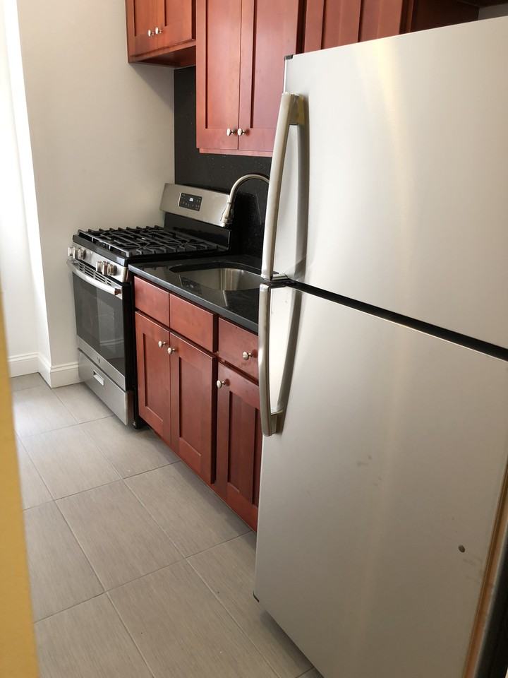 41-48 41st St #B3 - Photo 2 of 8