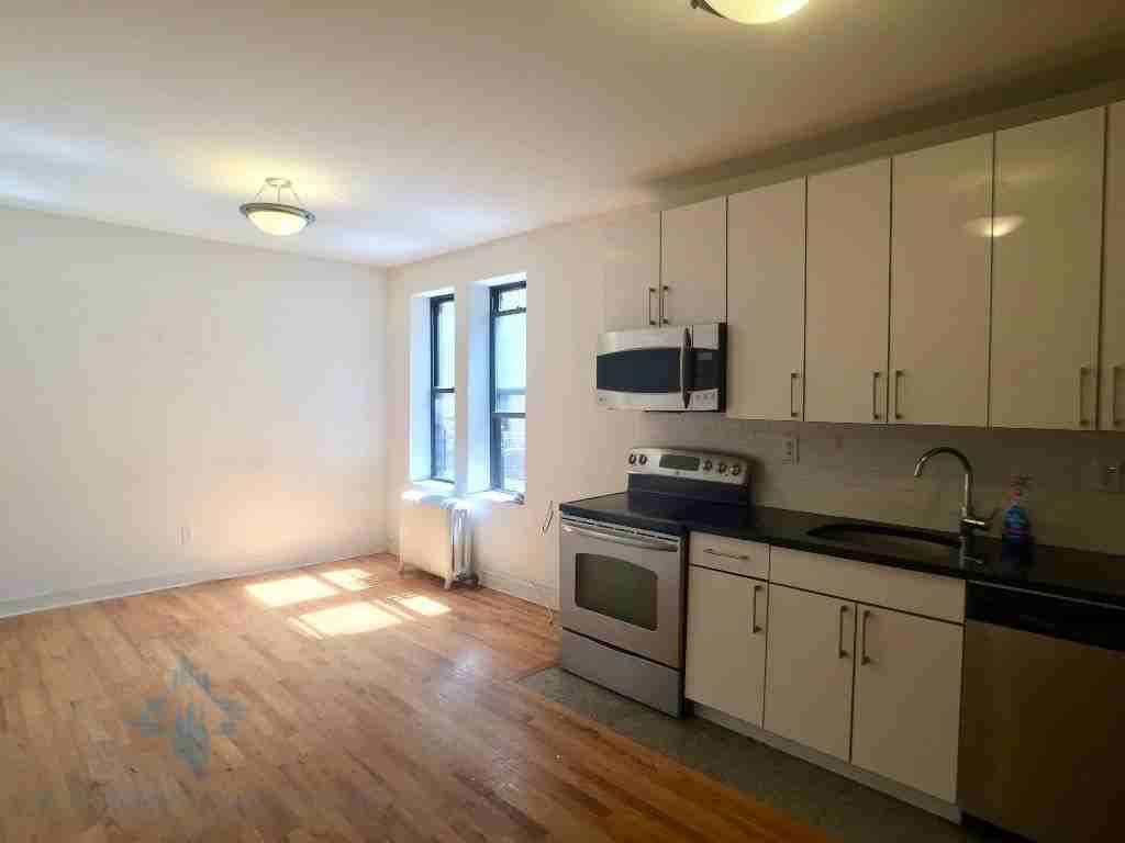 Fort Washington Ave & W 187th St #F5DO