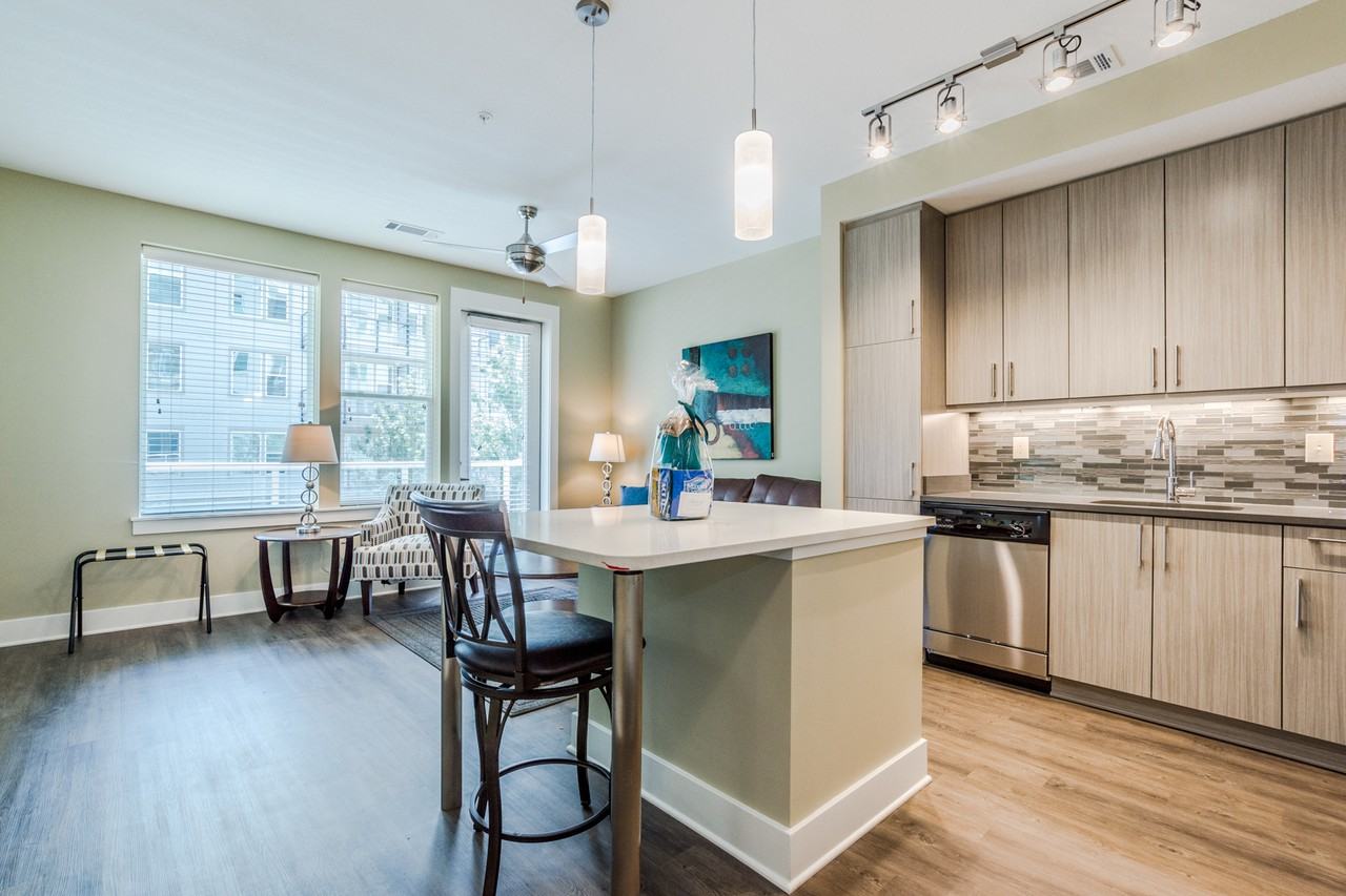 265 Techwood Dr Nw #1215 - Photo 2 of 10