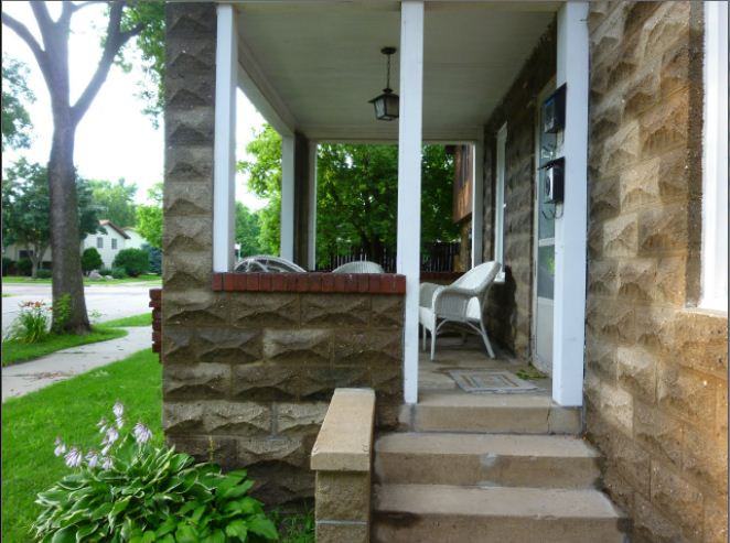 2537 California St NE - Photo 2 of 8