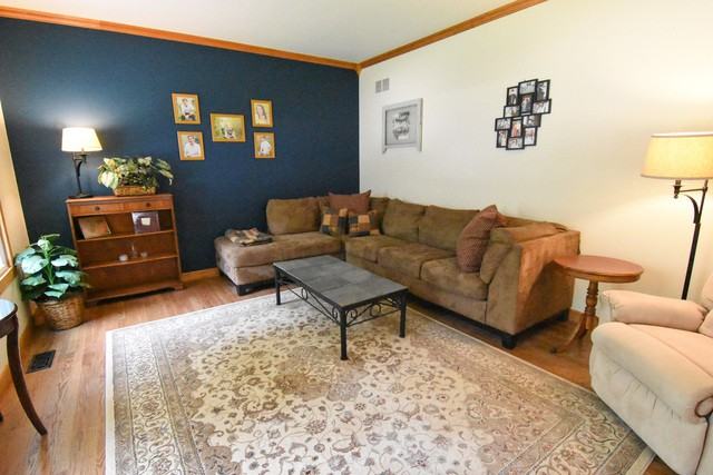 37 Hillcrest Ave - Photo 3 of 42