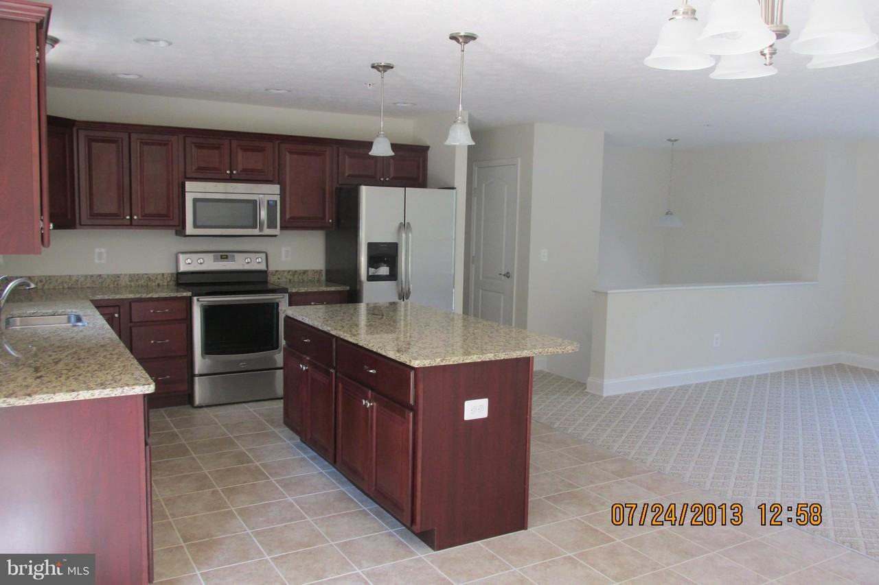 23053 Gunston Dr - Photo 3 of 24