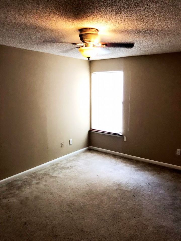 4849 Beacon Drive East - Photo 3 of 14