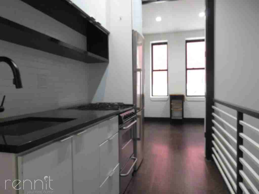 205 Johnson Ave #101