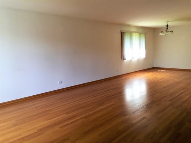 7012 W 114th St - Photo 2 of 18