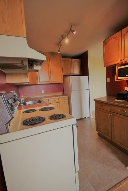 2000 Jasmine Crescent Unit 101, Ottawa, ON K1J 8K4 2 Bedroom Condo for