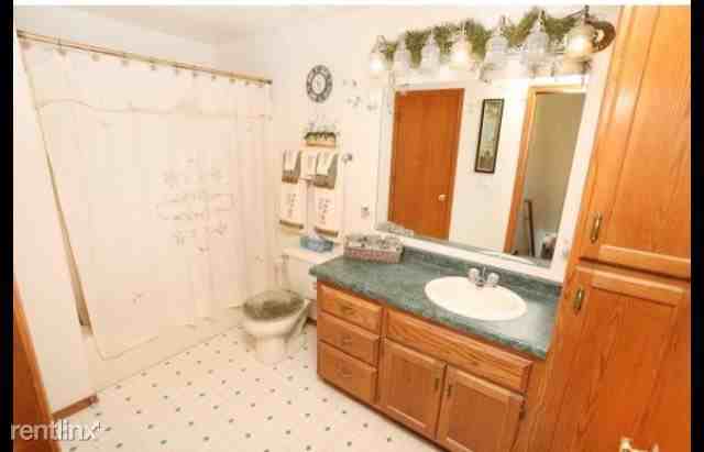 1166 Cardinal St - Photo 3 of 8