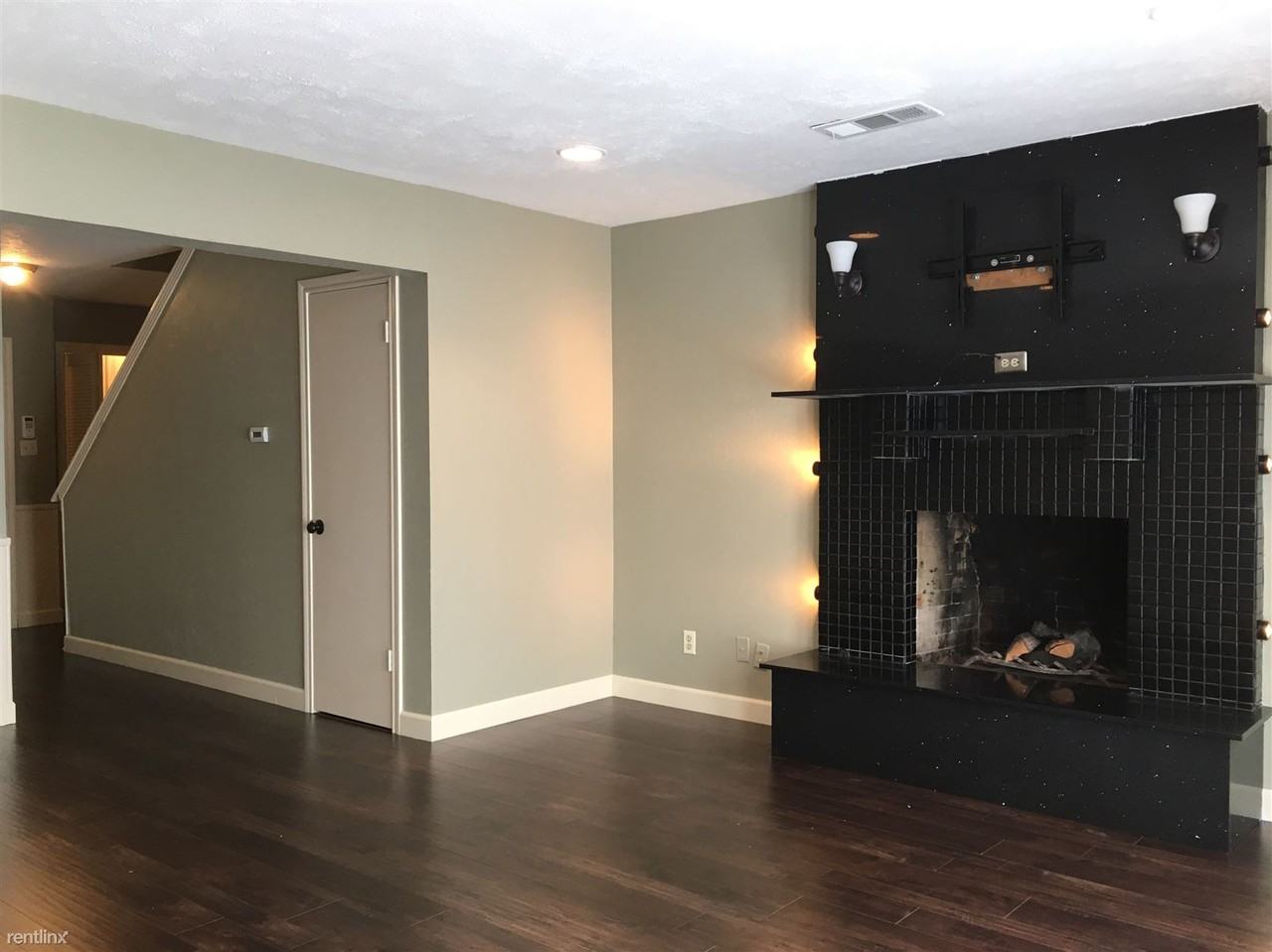 1914 Kingswood Ct - Photo 2 of 10