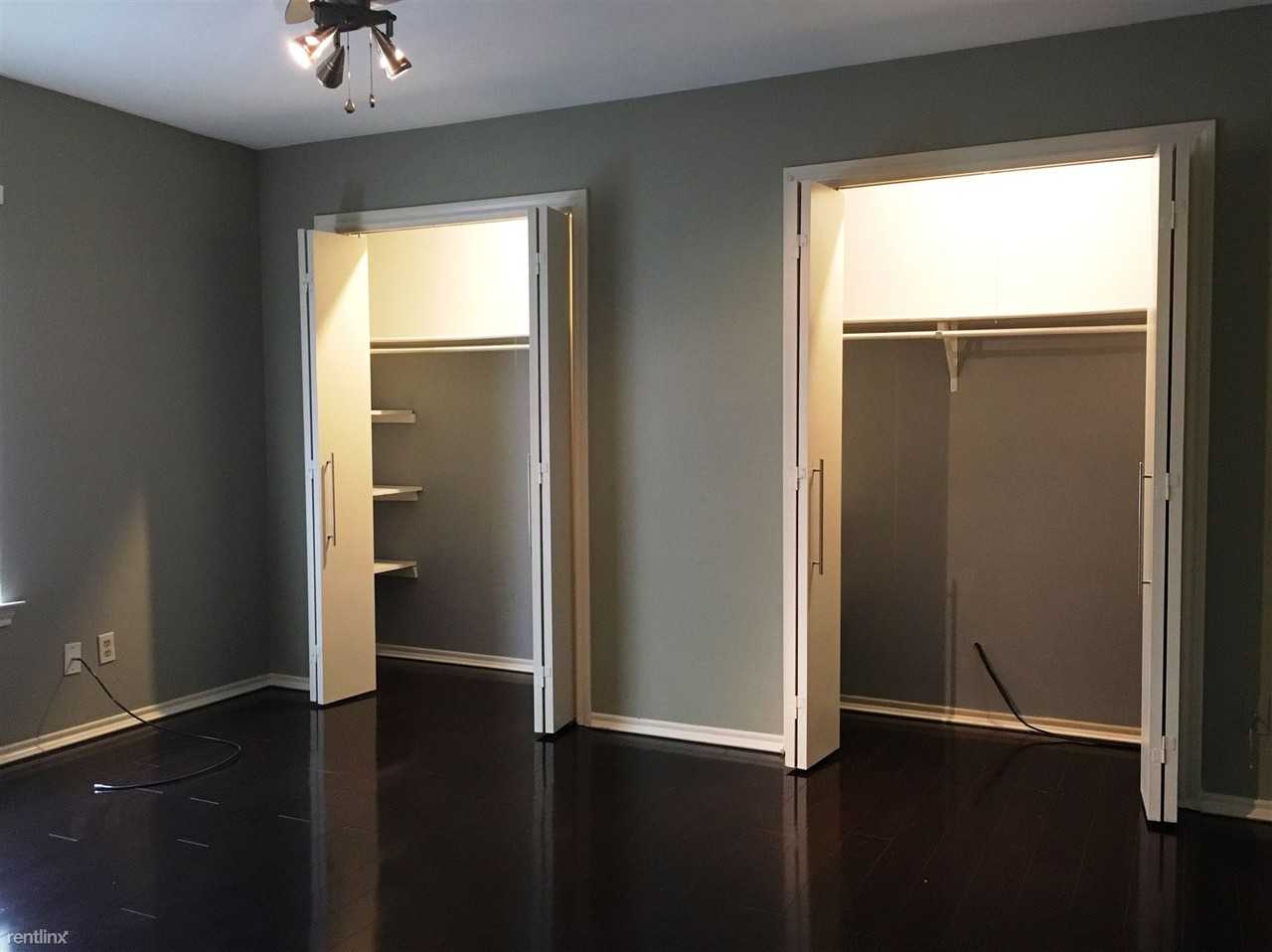 1914 Kingswood Ct - Photo 3 of 10