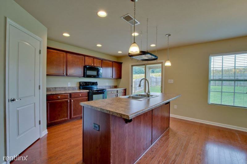 29862 Abbeywood Ln - Photo 2 of 15