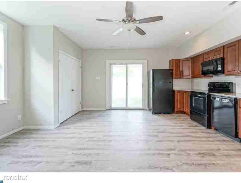 341 N Main St - Photo 2 of 12