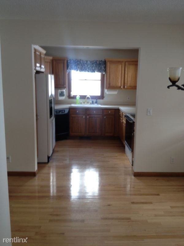 15331 Cove St - Photo 2 of 8