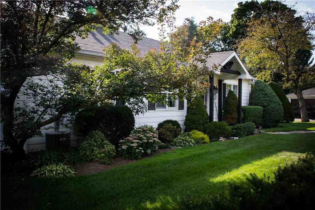 4418 Lakeshore Rd - Photo 2 of 29